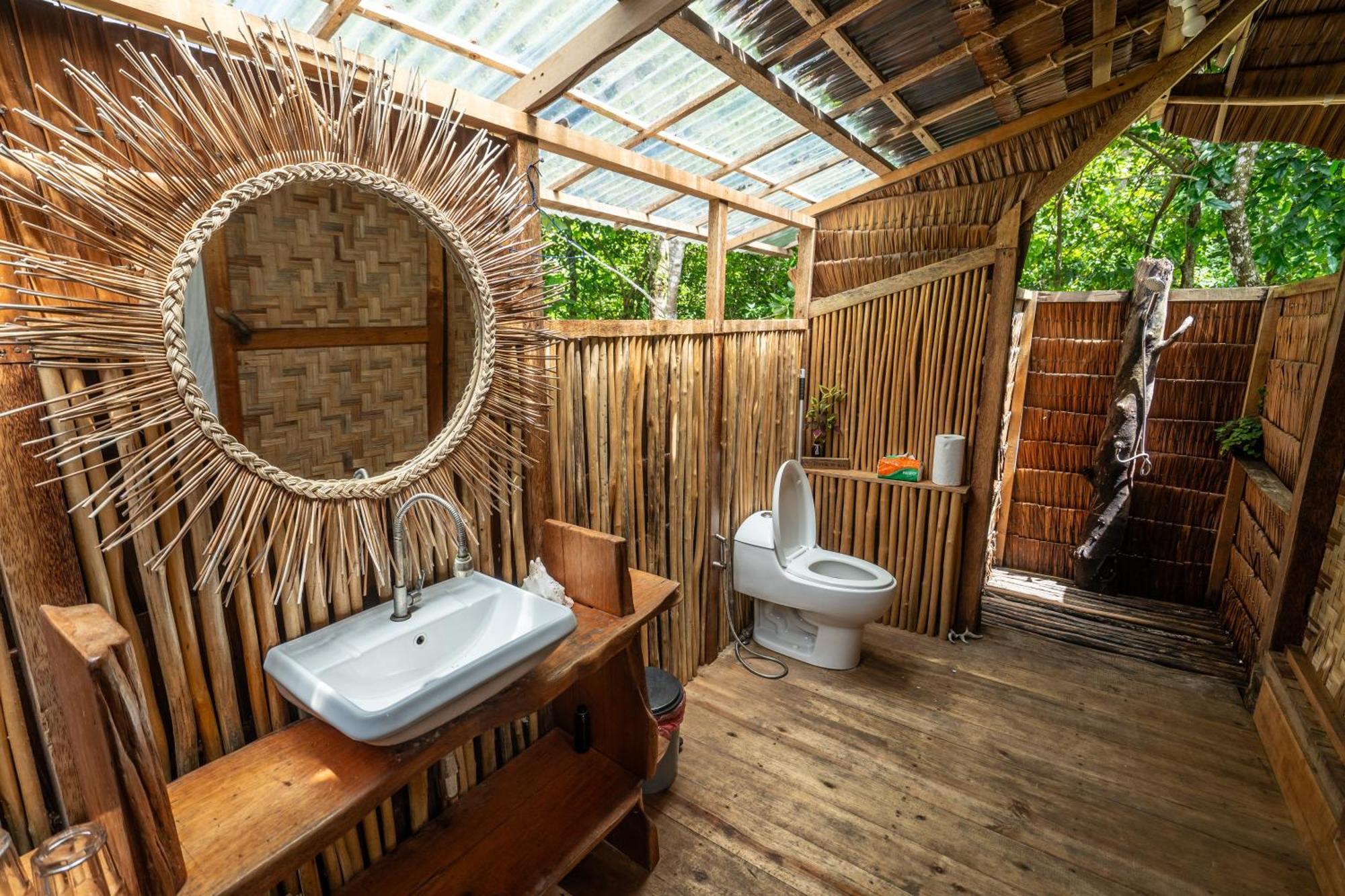 Singkil  Pinang Island - Private Island Sea View Bungalows מראה חיצוני תמונה